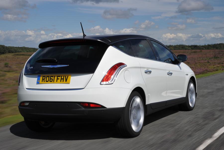  Chrysler Delta 2011 года  (фото 40 из 69)